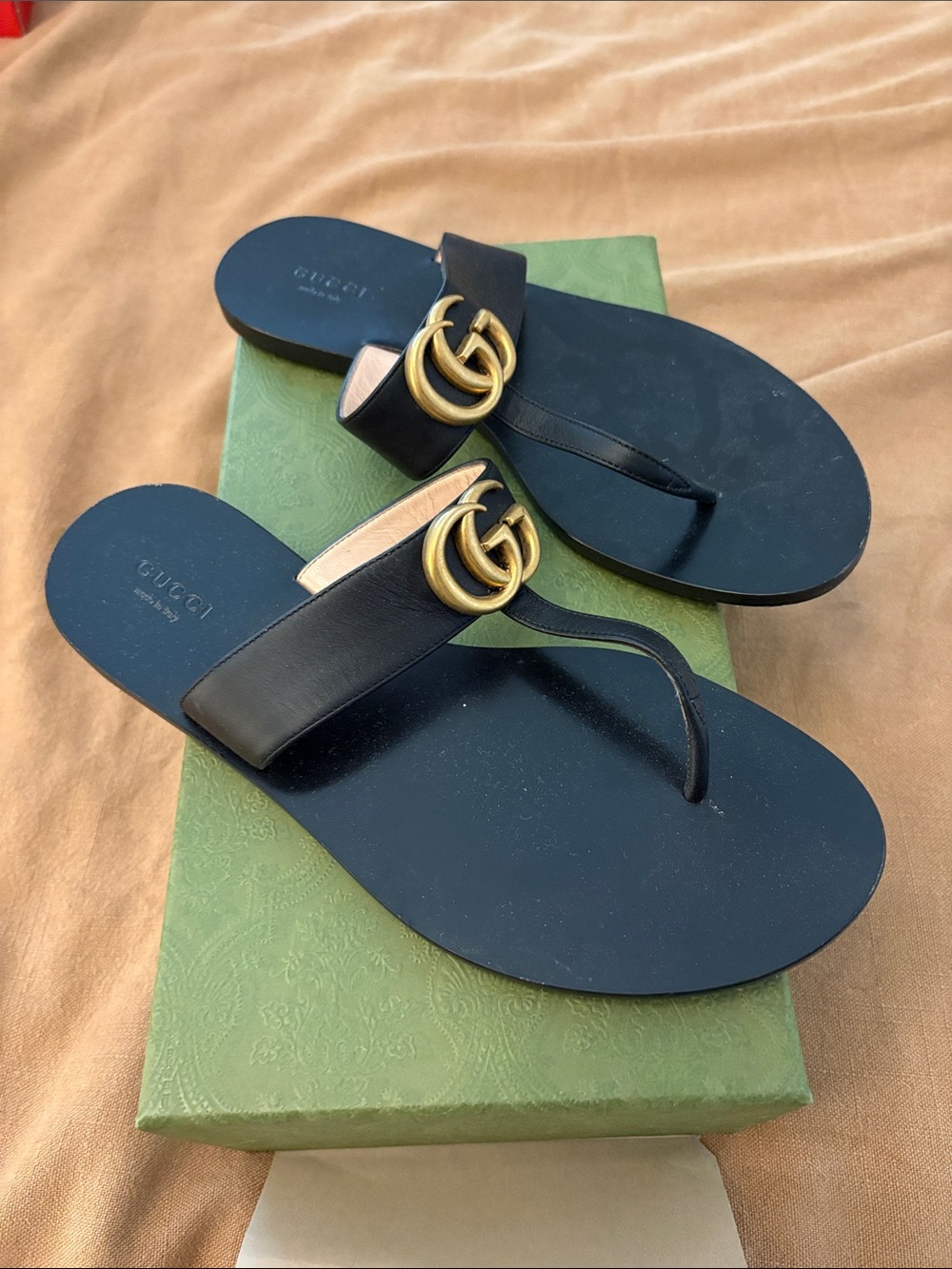 Gucci Black Leather Thong Sandals with Gold Double G - Picture 5 of 9